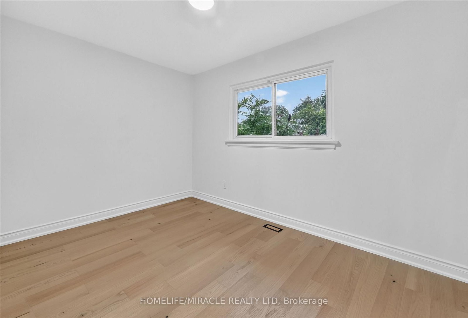 18 Elderfield Crescent • Toronto, ON photo 21
