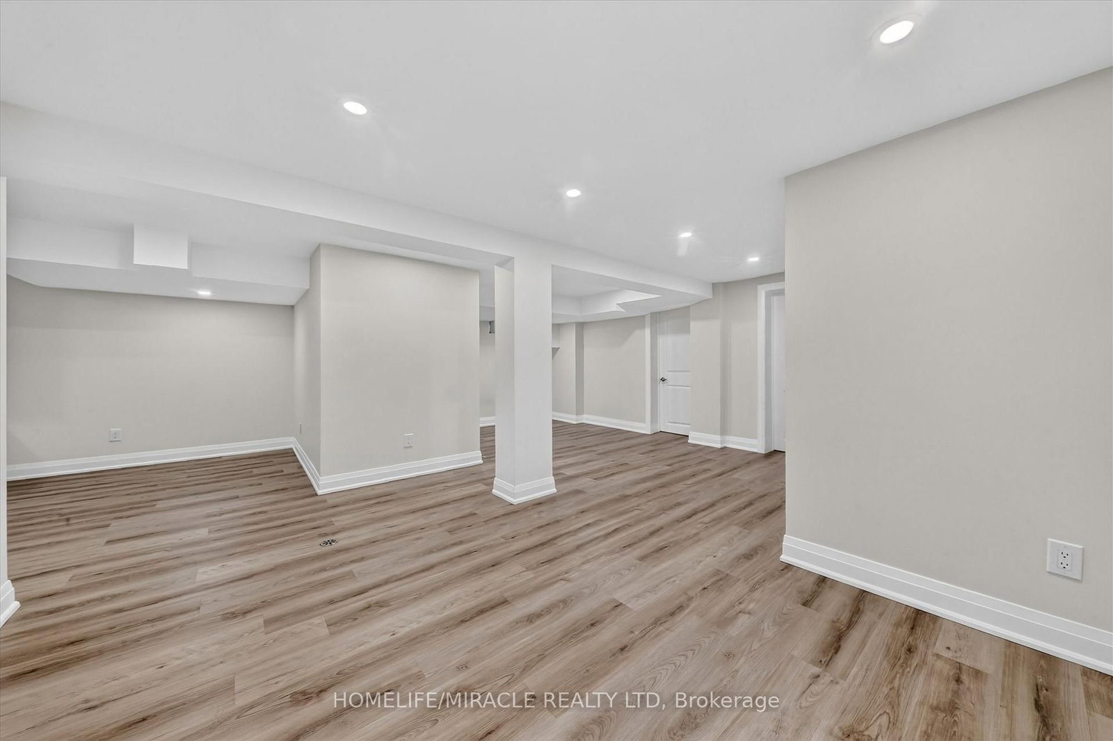 18 Elderfield Crescent • Toronto, ON photo 27