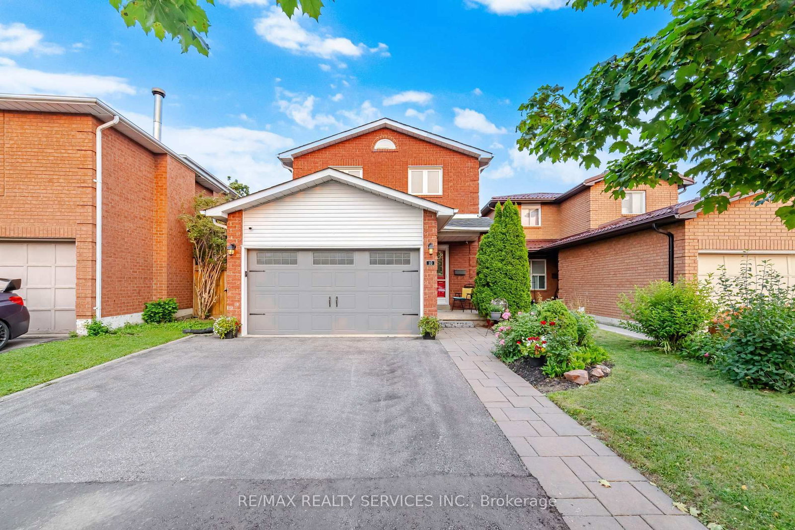 10 Valonia Drive • Brampton, ON photo 4