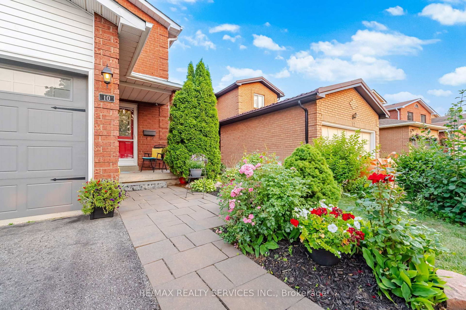 10 Valonia Drive • Brampton, ON photo 5