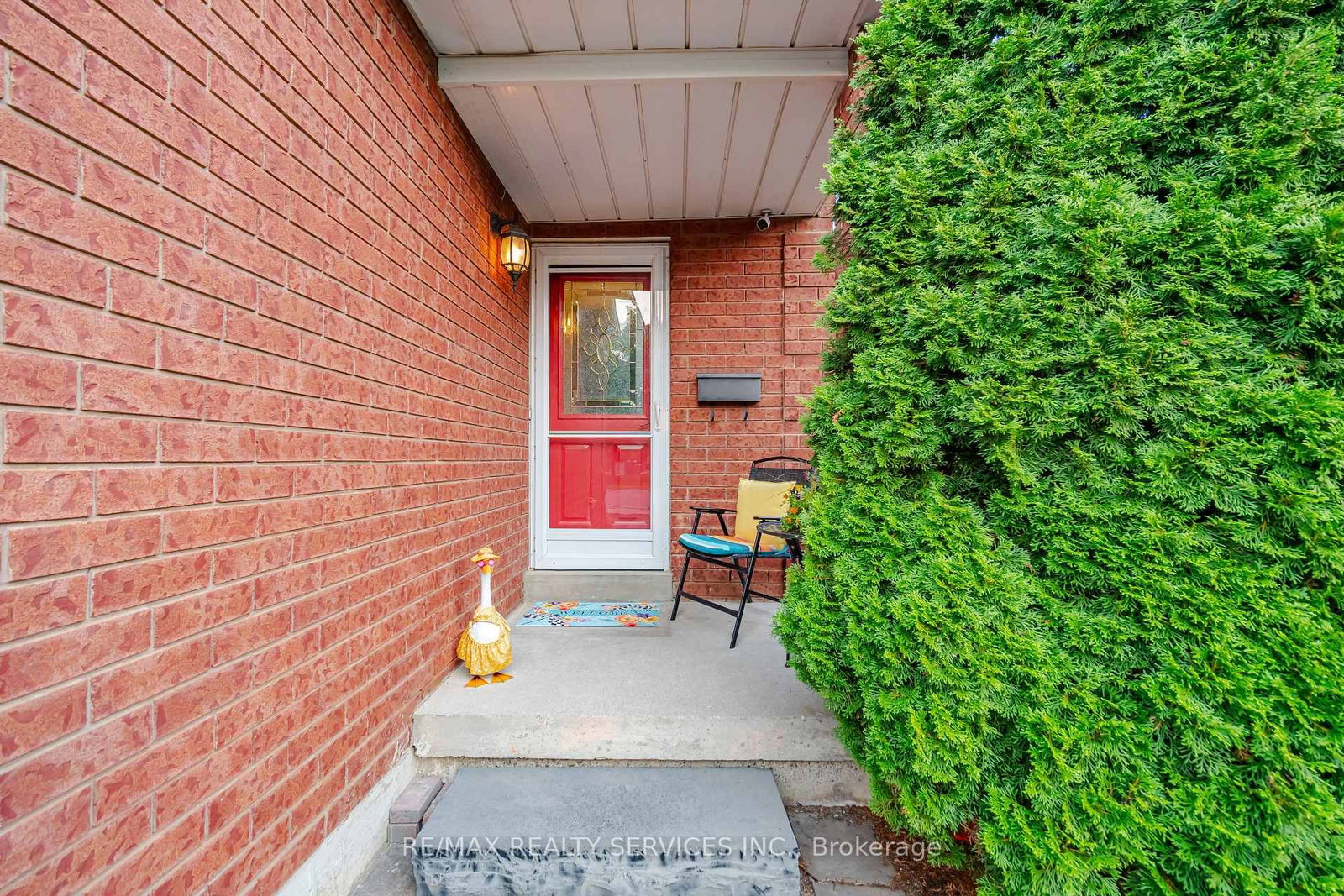 10 Valonia Drive • Brampton, ON photo 6