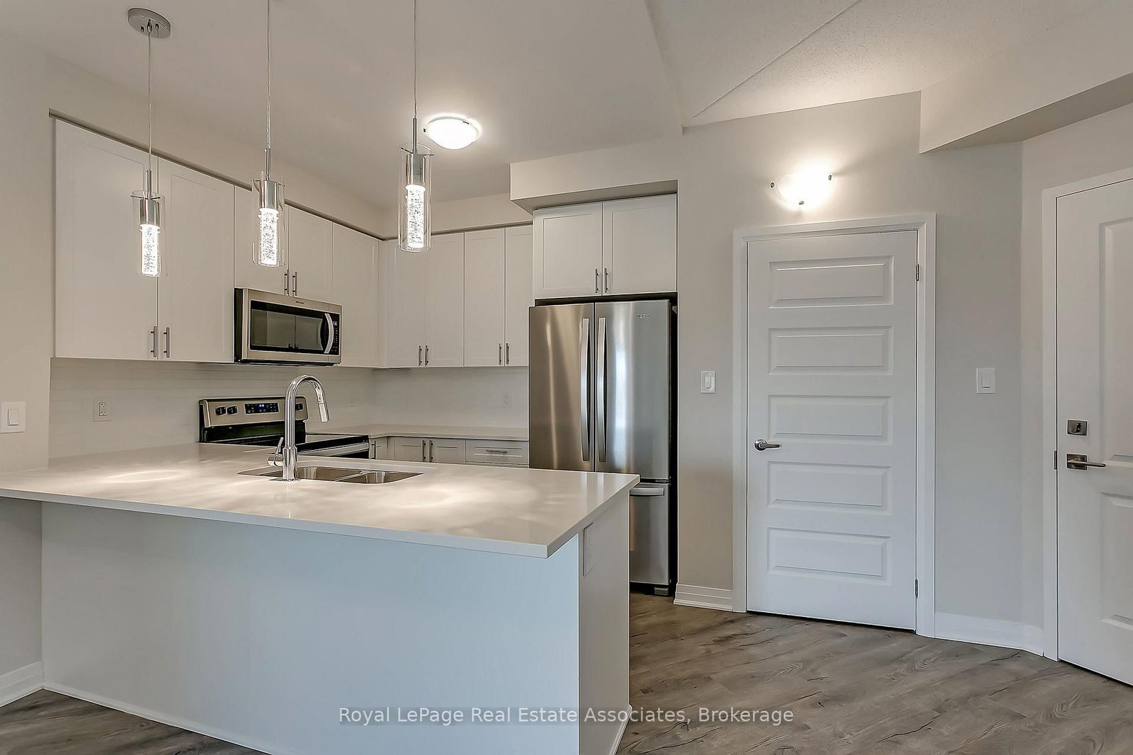 610 Farmstead Drive • #524 • Milton, ON photo 11