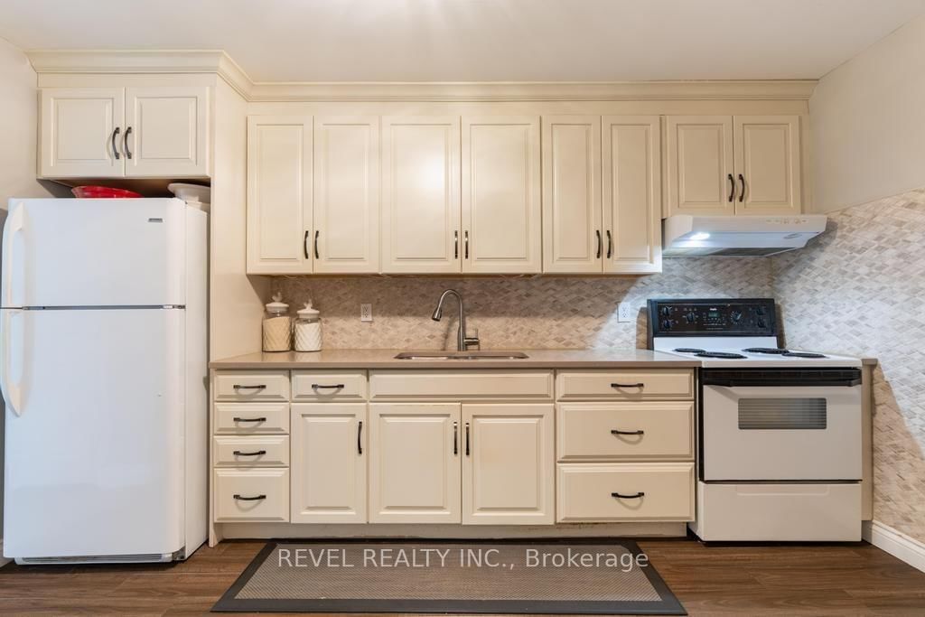 255 Franklin Avenue • Toronto, ON photo 12