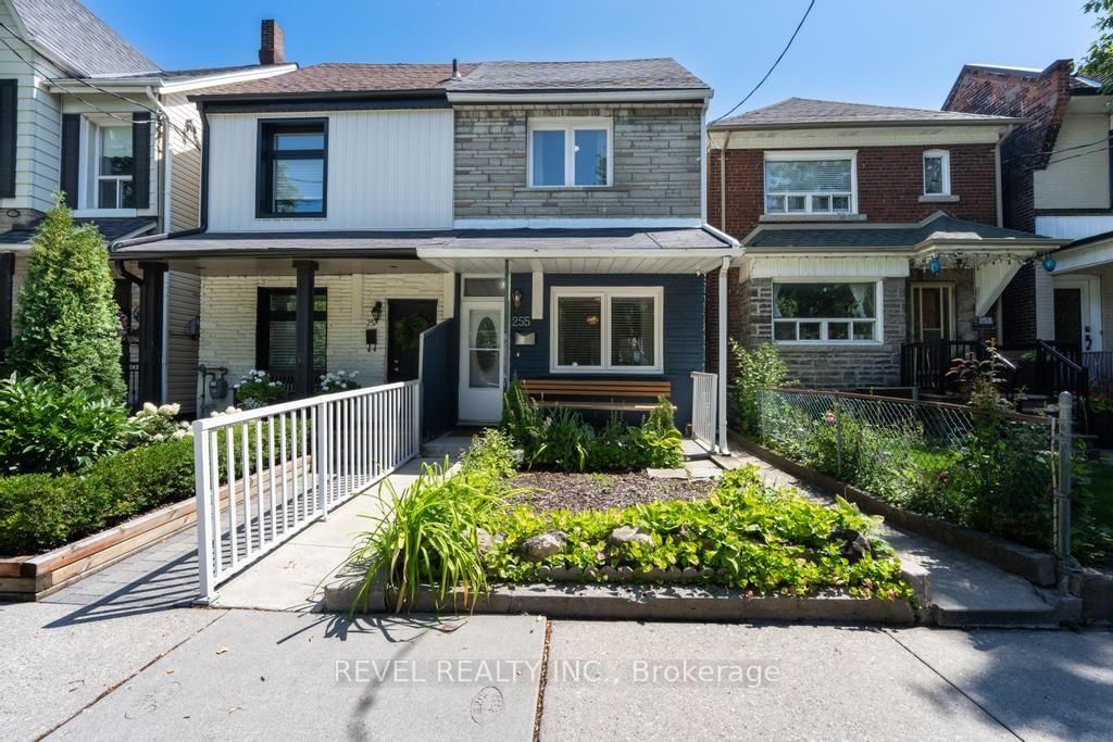 255 Franklin Avenue • Toronto, ON photo 2