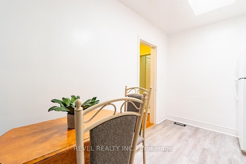 255 Franklin Avenue • Toronto, ON photo 23