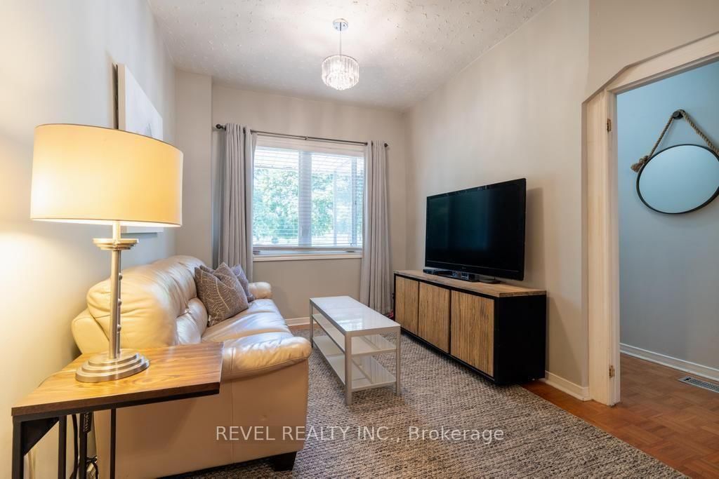 255 Franklin Avenue • Toronto, ON photo 4