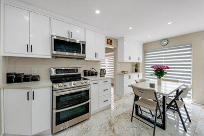63 Blue Spruce Street • Brampton, ON photo 9