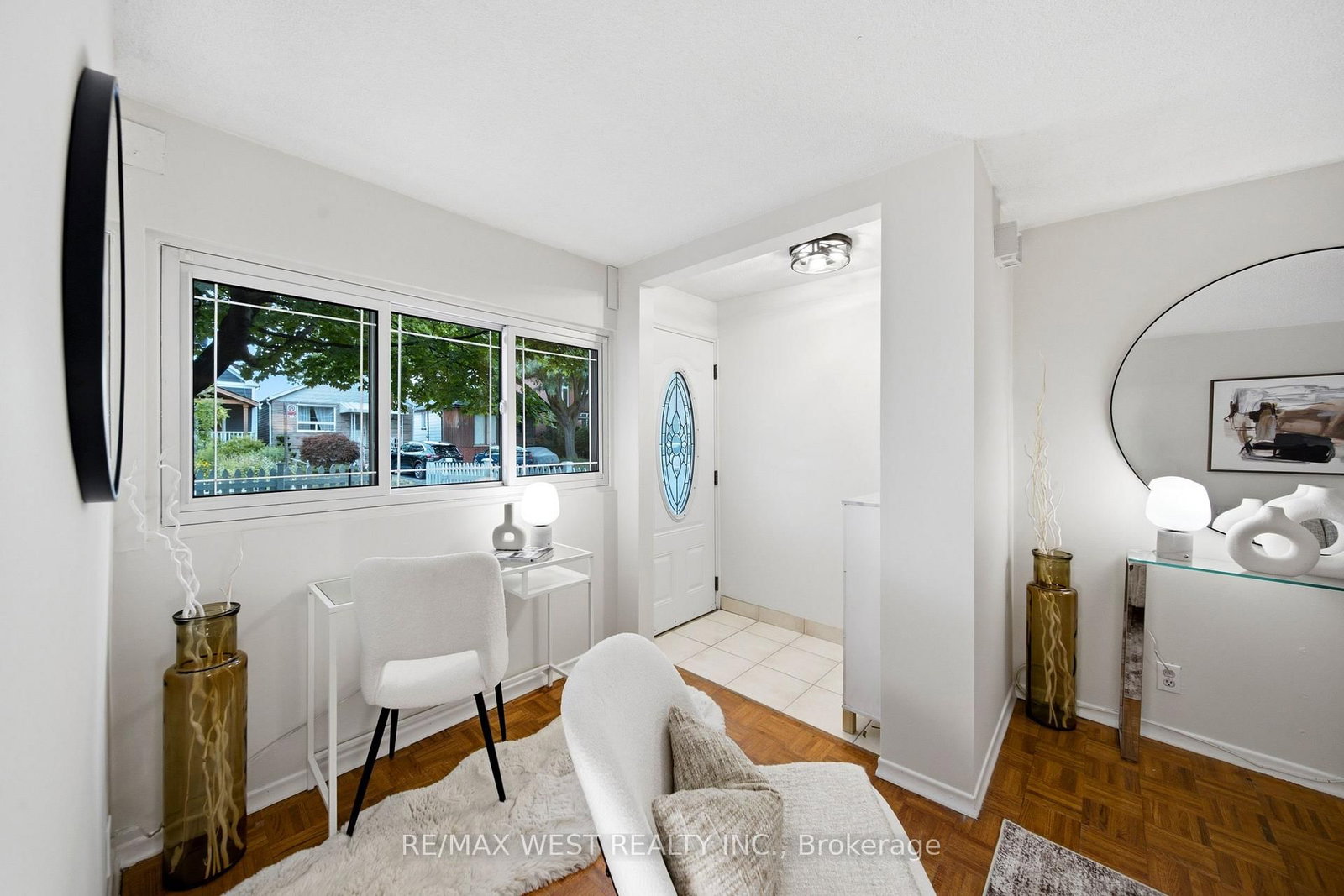 25 Batavia Avenue • Toronto, ON photo 3