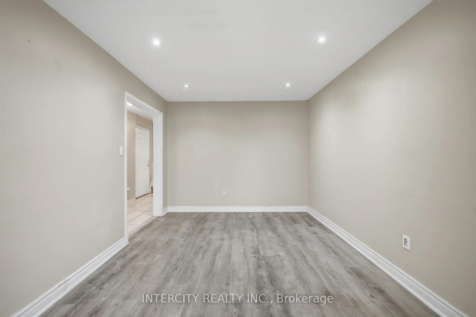42 Mosley Crescent • Brampton, ON photo 8