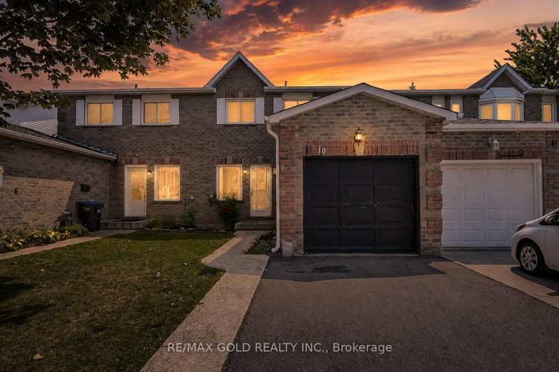 10 Elmstead Court