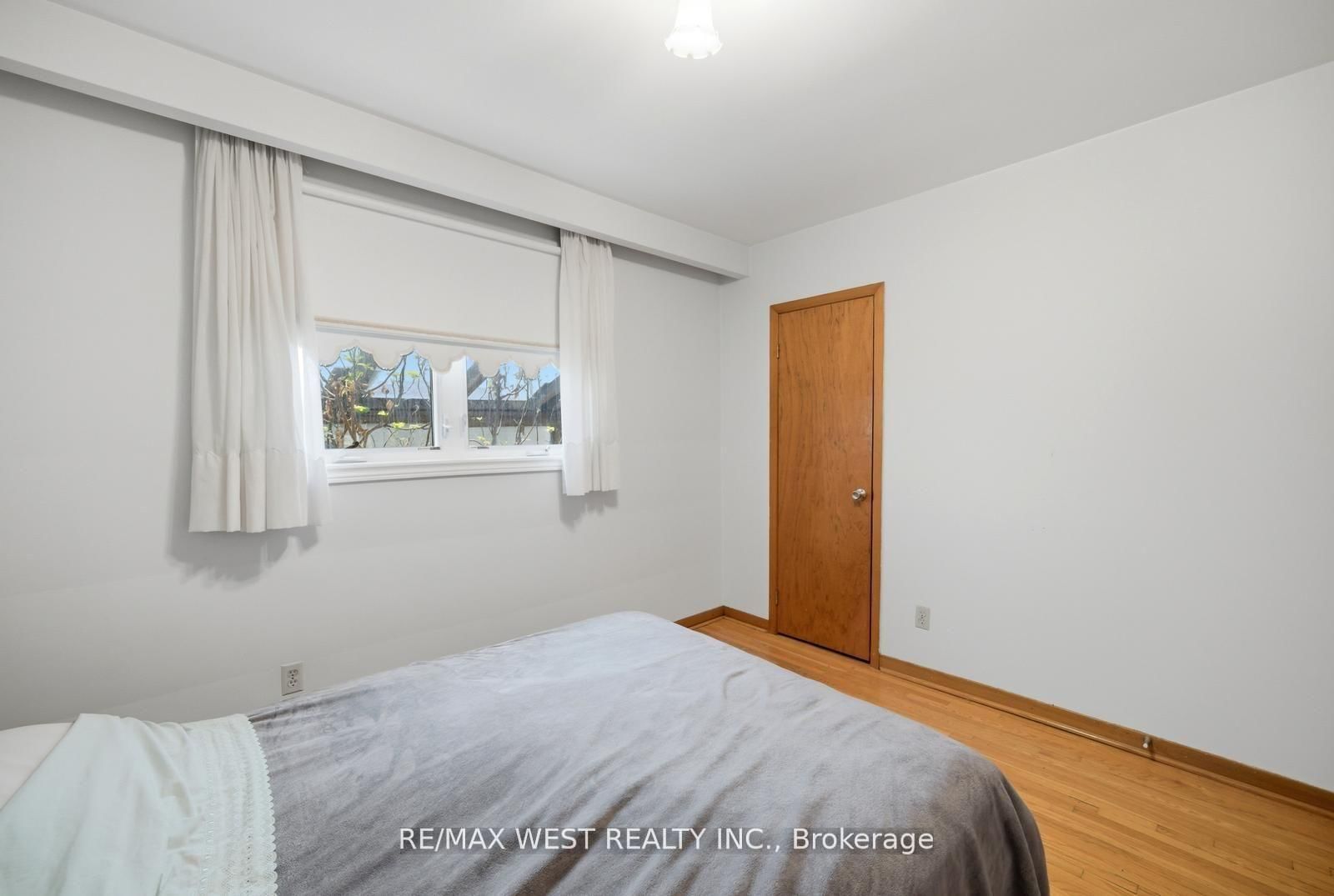 111 Shoreham Drive • Toronto, ON photo 13