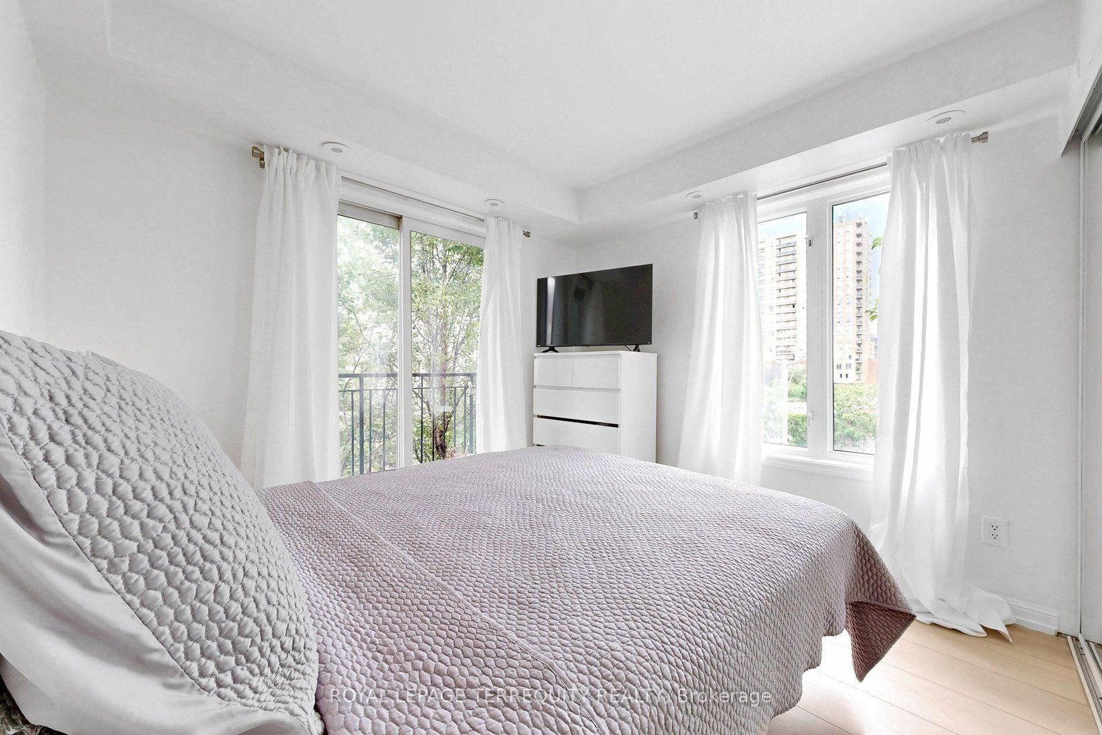 26 Laidlaw Street • #1501C • Toronto, ON photo 11