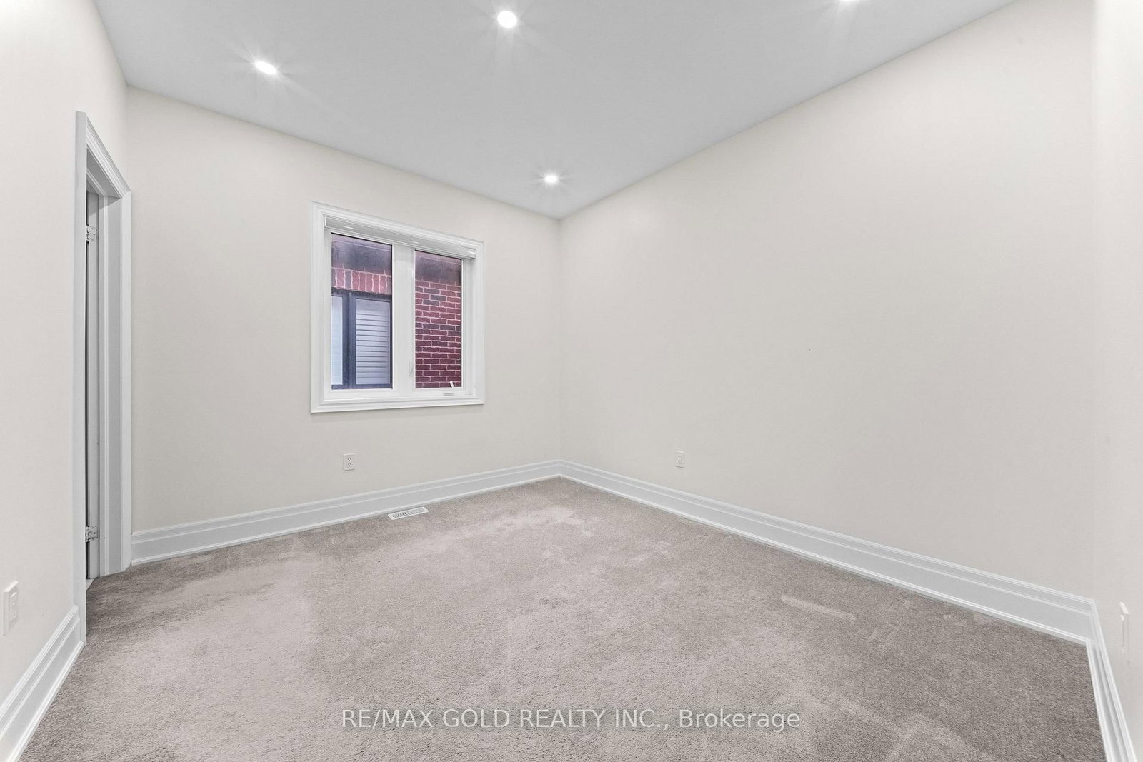 1199 QUEENS PLATE Road E • Oakville, ON photo 39