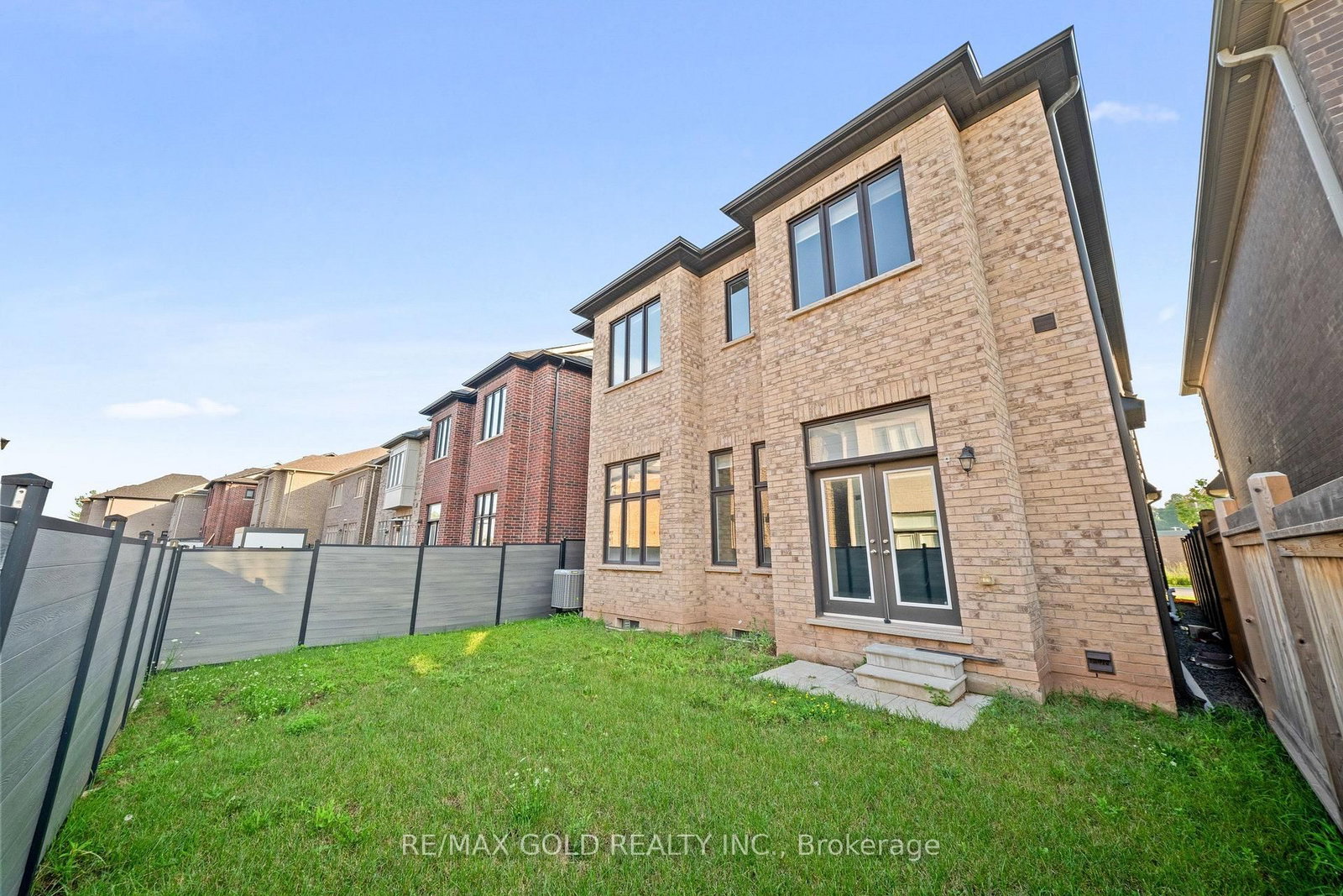 1199 QUEENS PLATE Road E • Oakville, ON photo 44