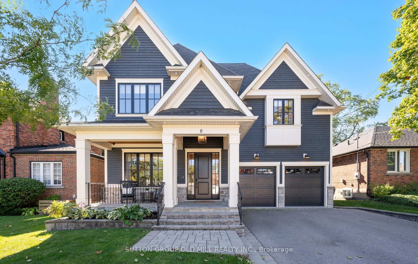 8 Cumberland Drive • Mississauga, ON photo 1