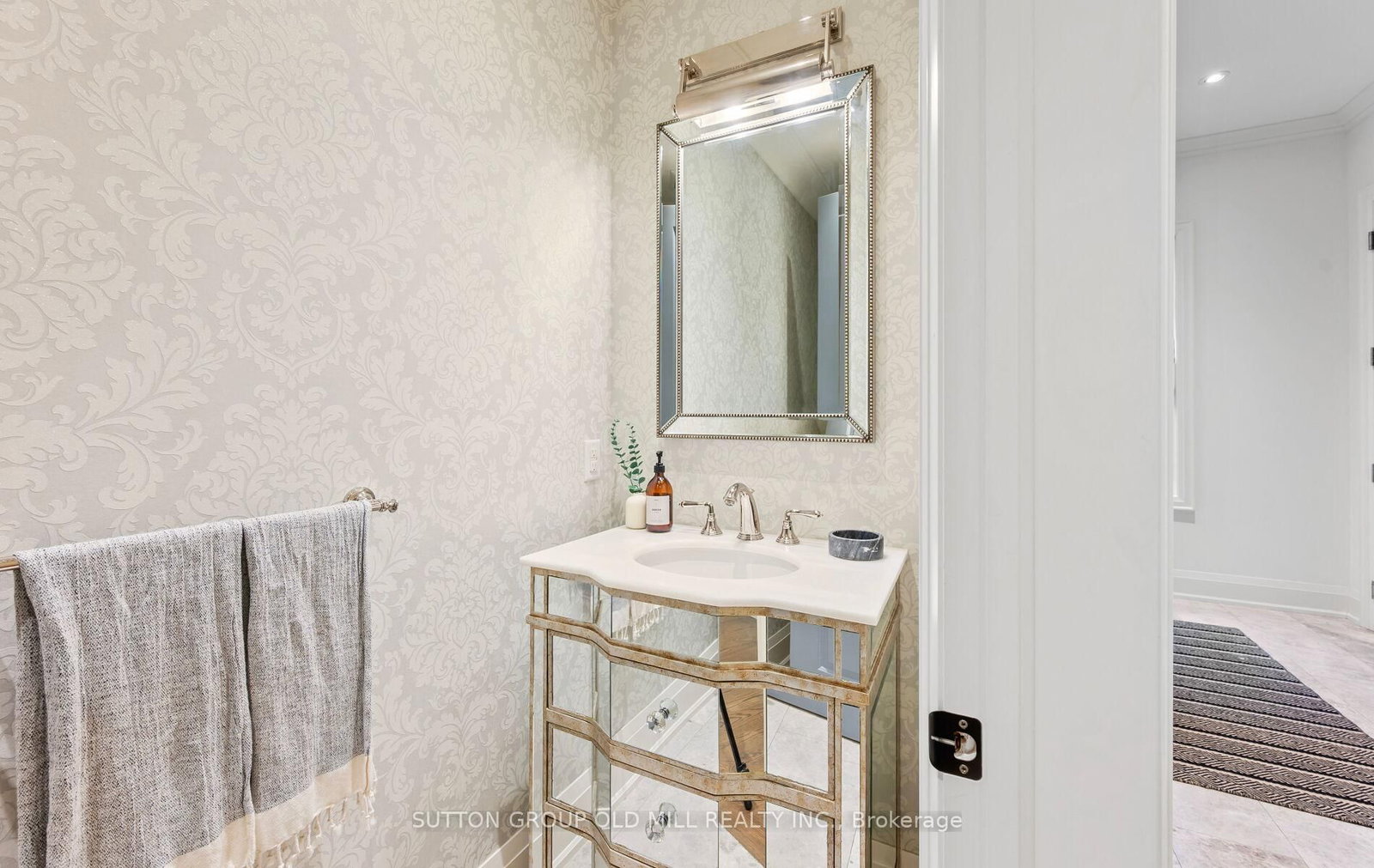 8 Cumberland Drive • Mississauga, ON photo 22