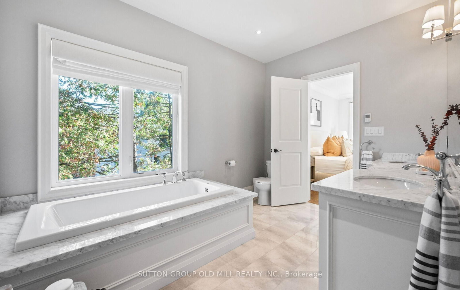 8 Cumberland Drive • Mississauga, ON photo 33