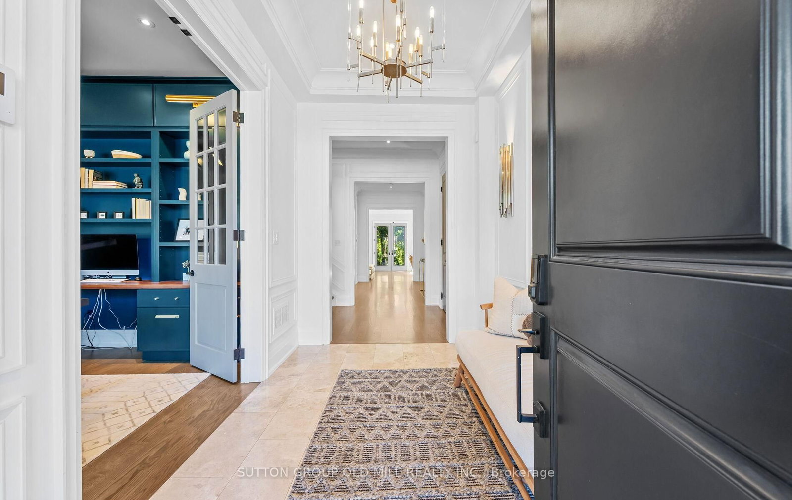 8 Cumberland Drive • Mississauga, ON photo 4