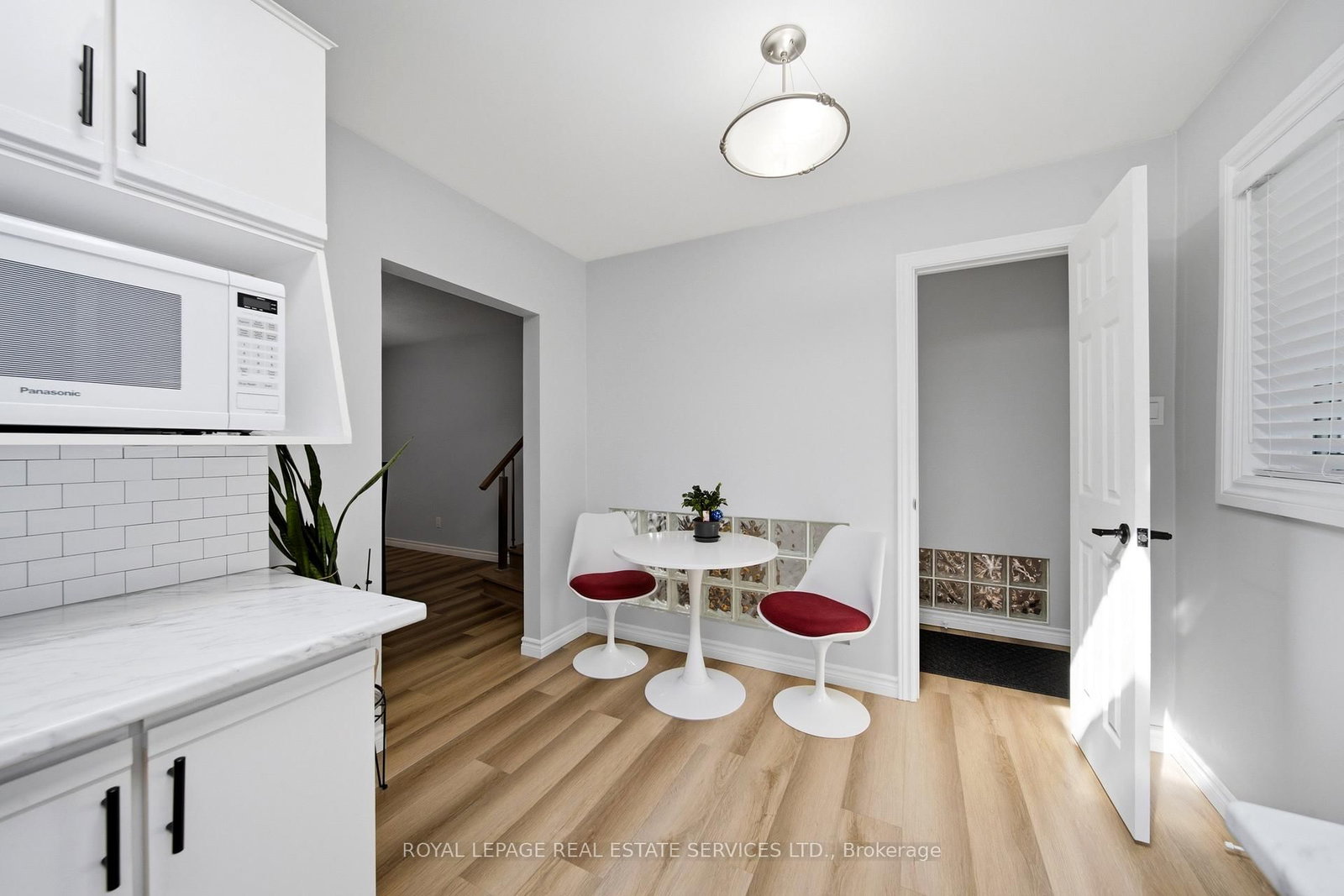 127 Redgrave Drive • Toronto, ON photo 7