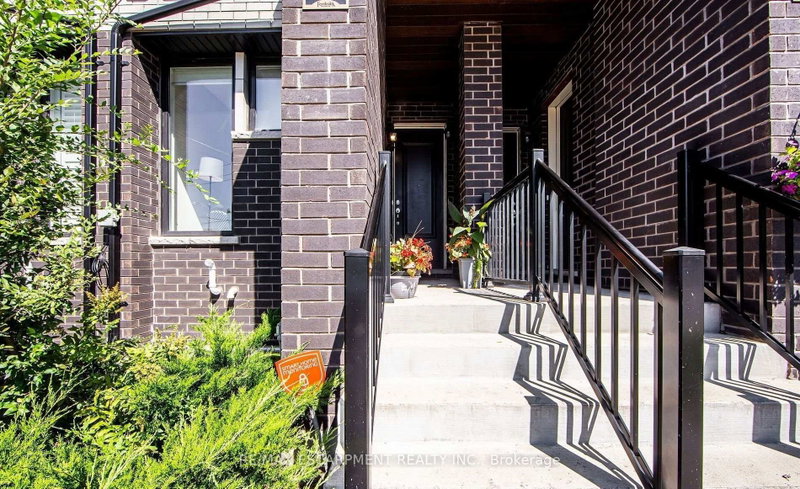 2-1778A Lawrence Avenue W
