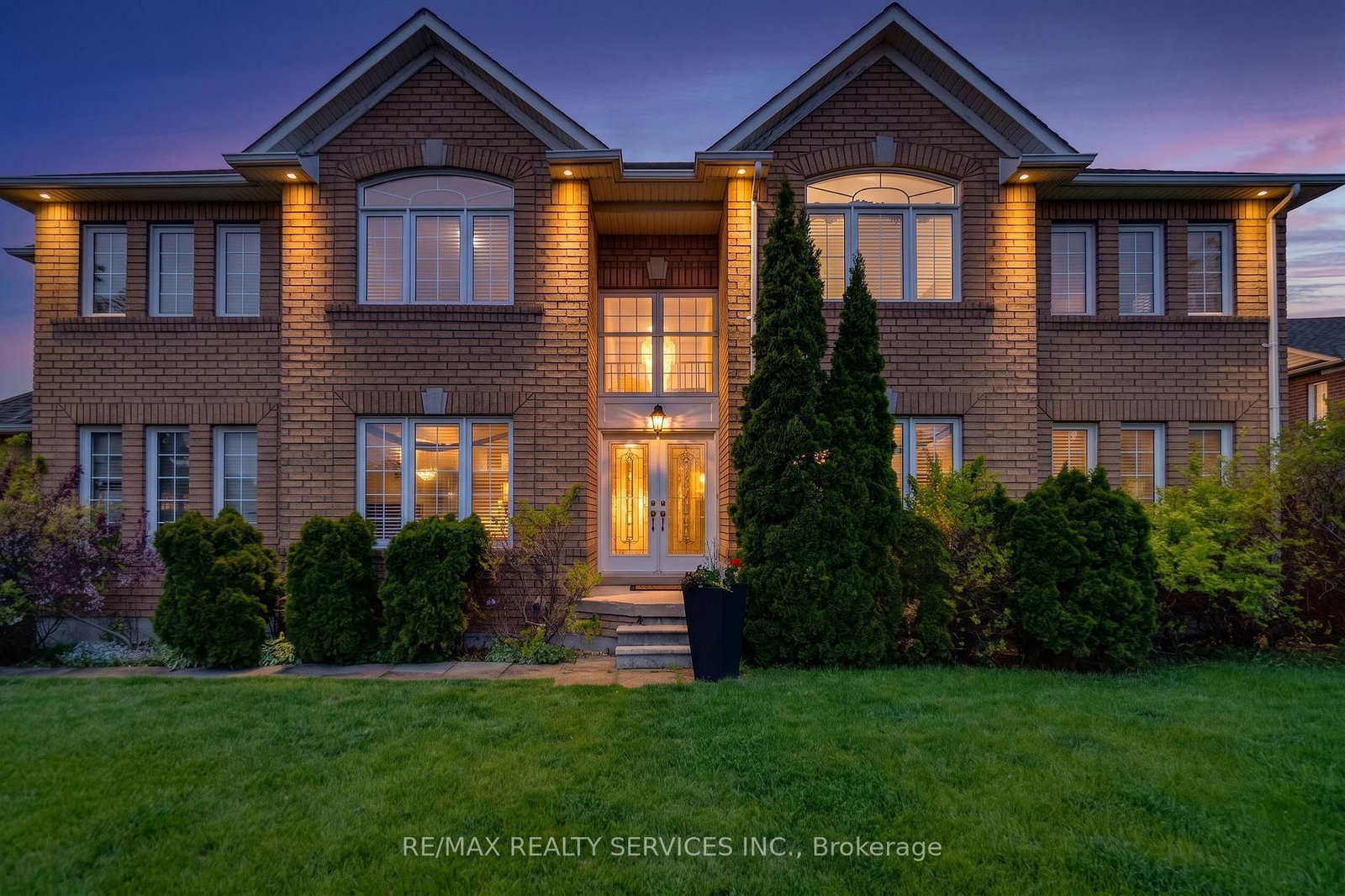 Detached House for sale at 7419 Black Walnut Trail, Mississauga, Ontario, L5N 8A4 - Lisgar - MLS: W13664930