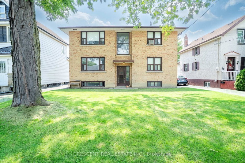 UPPER - 35 Laburnham Avenue
