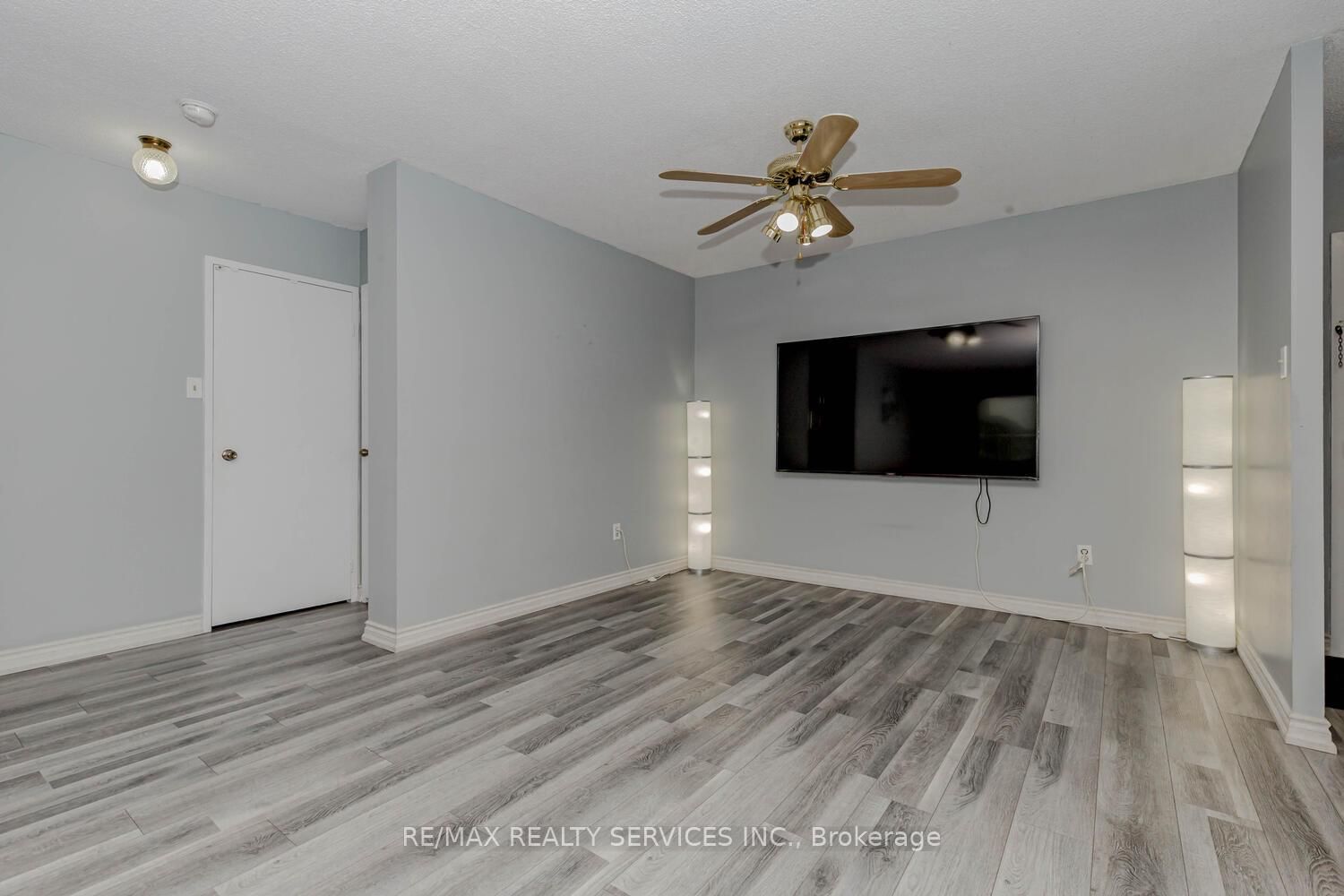 8 Lisa Brampton,ON L6T 4S6 — Photo 16