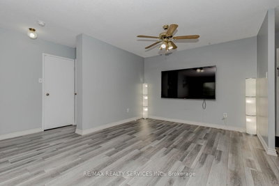 8 Lisa Brampton,ON L6T 4S6 — Photo 16