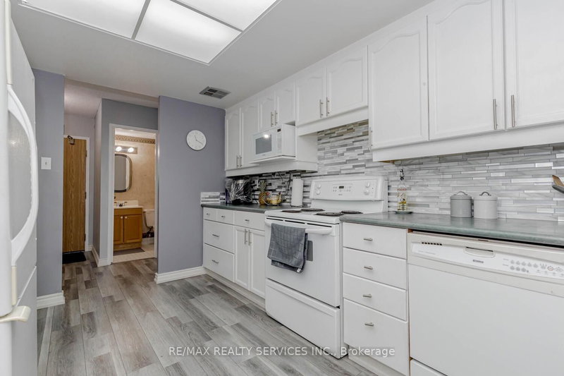 8 Lisa Brampton,ON L6T 4S6 — Photo 27