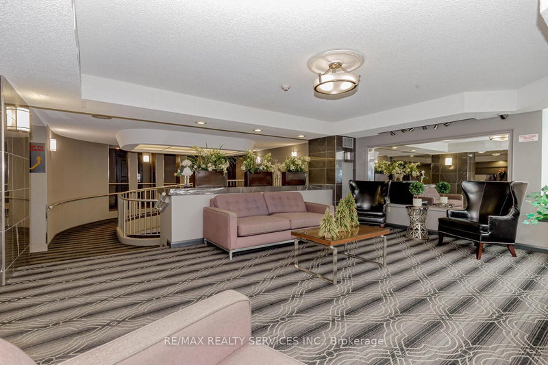 8 Lisa Brampton,ON L6T 4S6 — Photo 35