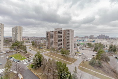 8 Lisa Brampton,ON L6T 4S6 — Photo 5