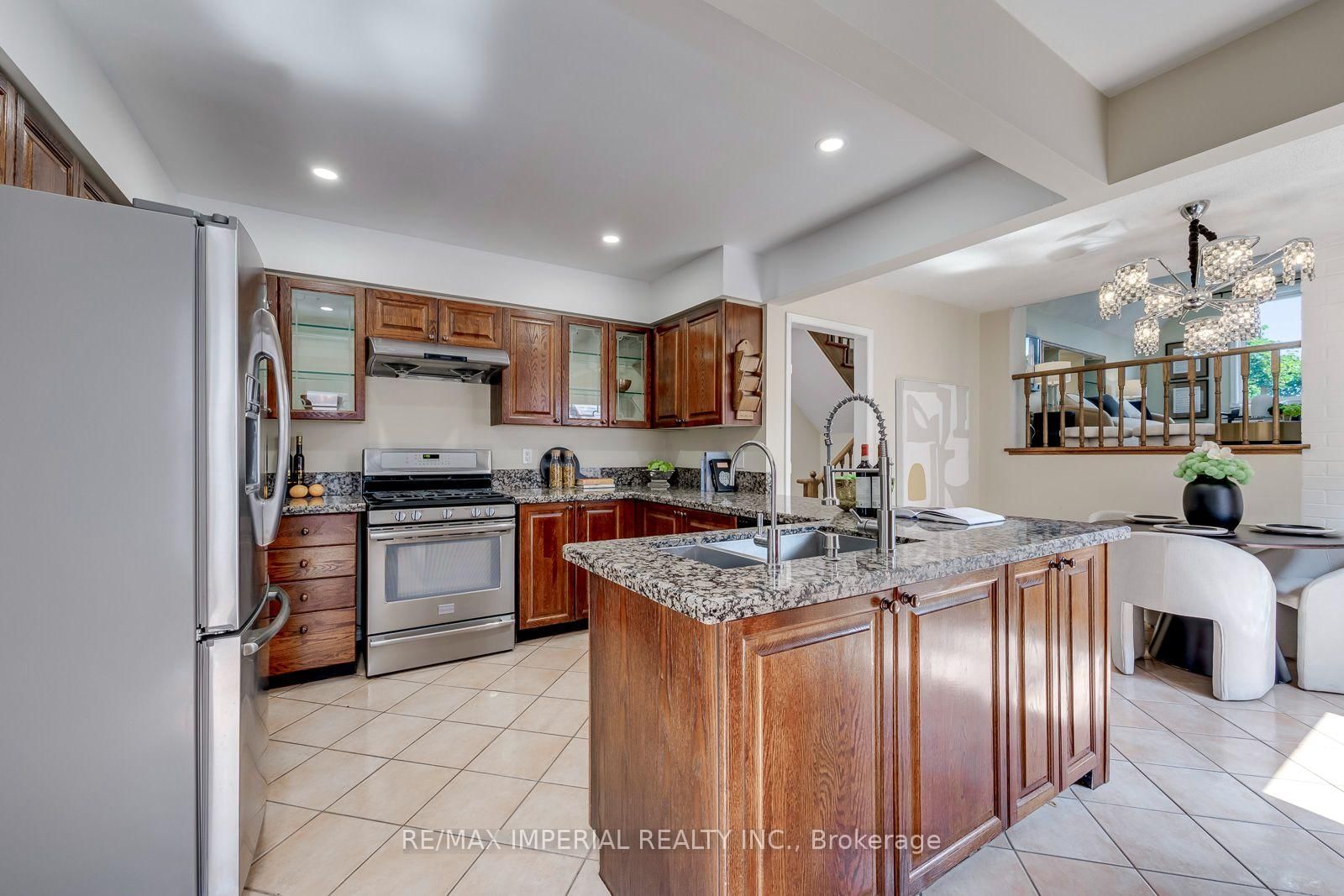 4303 Mayflower Drive • Mississauga, ON photo 13