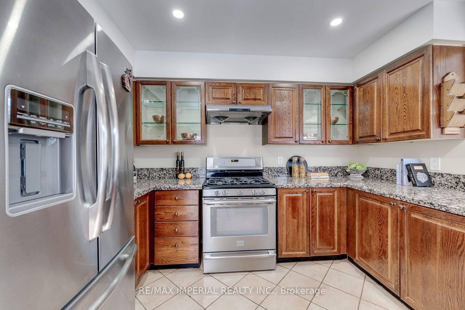 4303 Mayflower Drive • Mississauga, ON photo 14