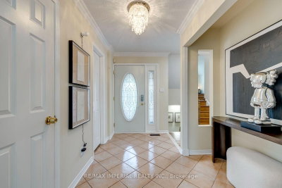 4303 Mayflower Drive • Mississauga, ON photo 4