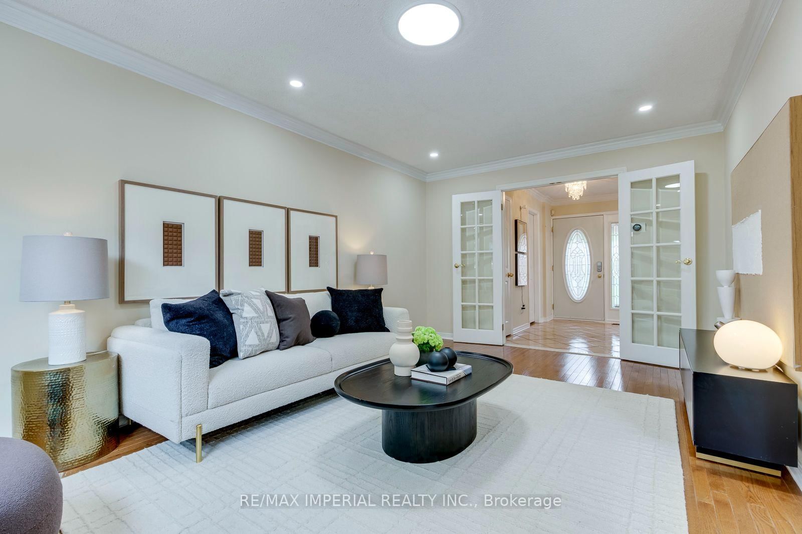 4303 Mayflower Drive • Mississauga, ON photo 8