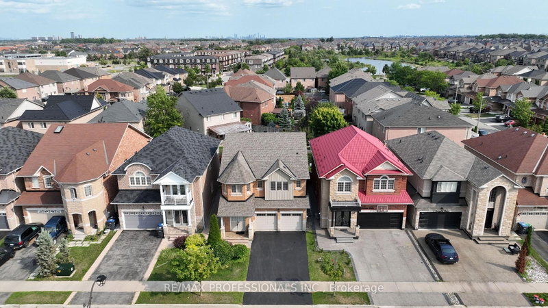 7 Iverson Drive