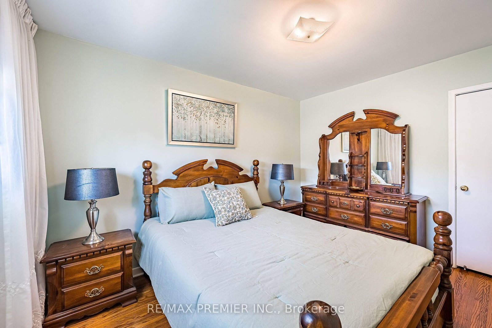5 Valois Court • Toronto, ON photo 11