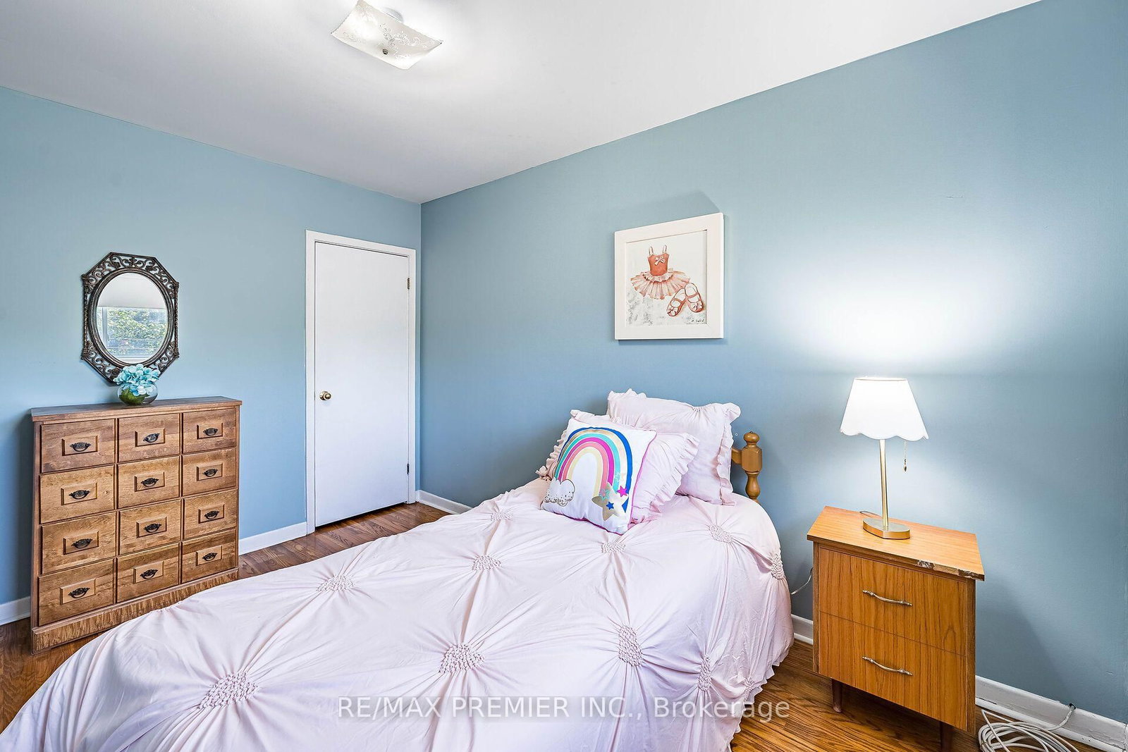 5 Valois Court • Toronto, ON photo 13