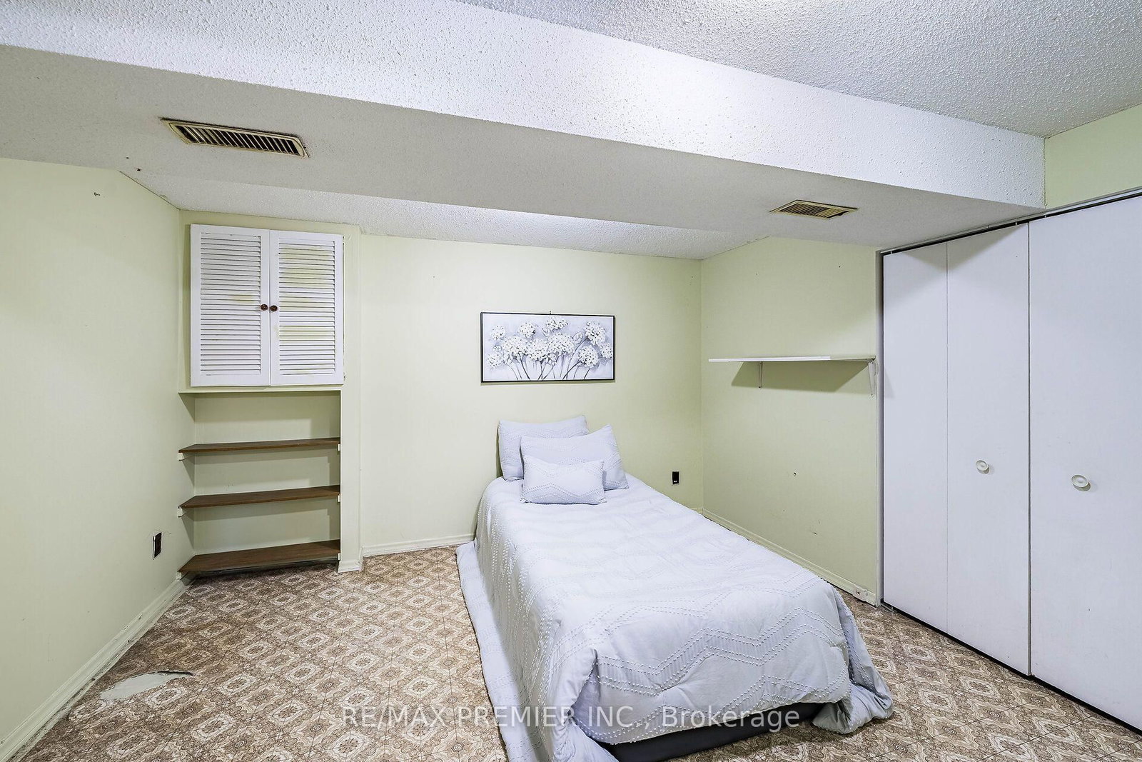 5 Valois Court • Toronto, ON photo 22