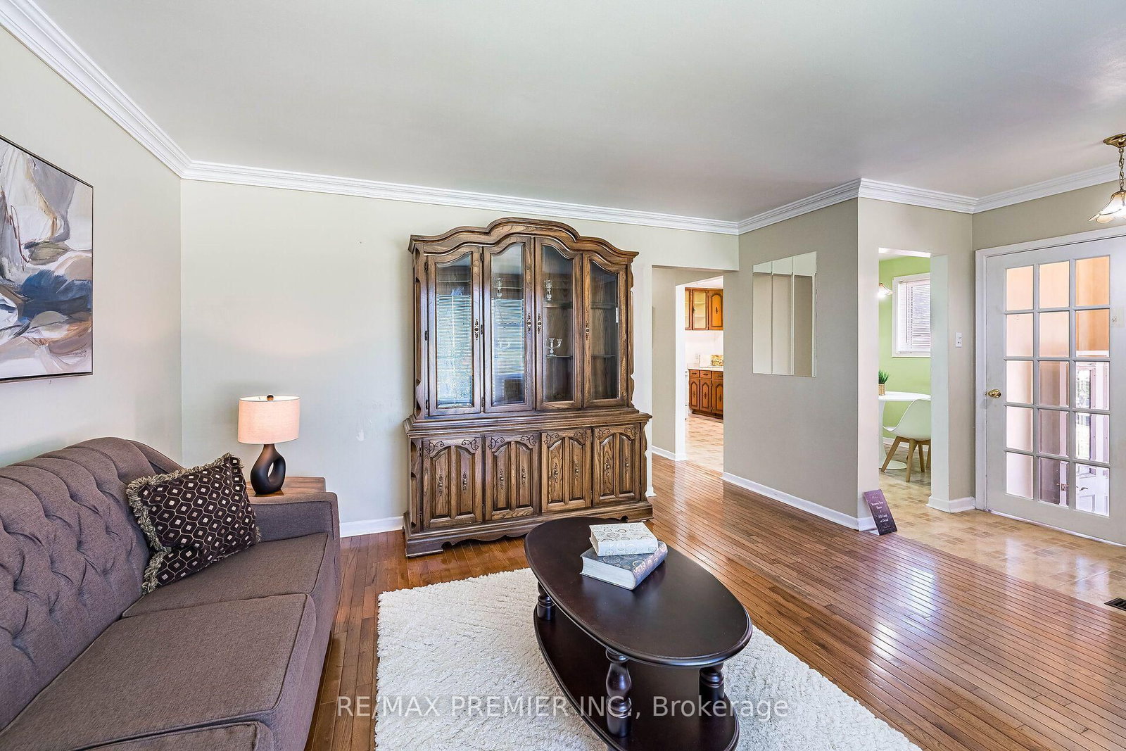 5 Valois Court • Toronto, ON photo 6