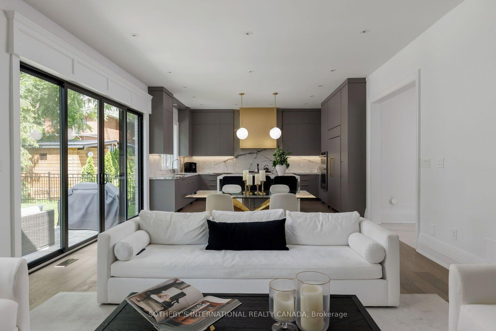 2B Fairway Road • Toronto, ON photo 11