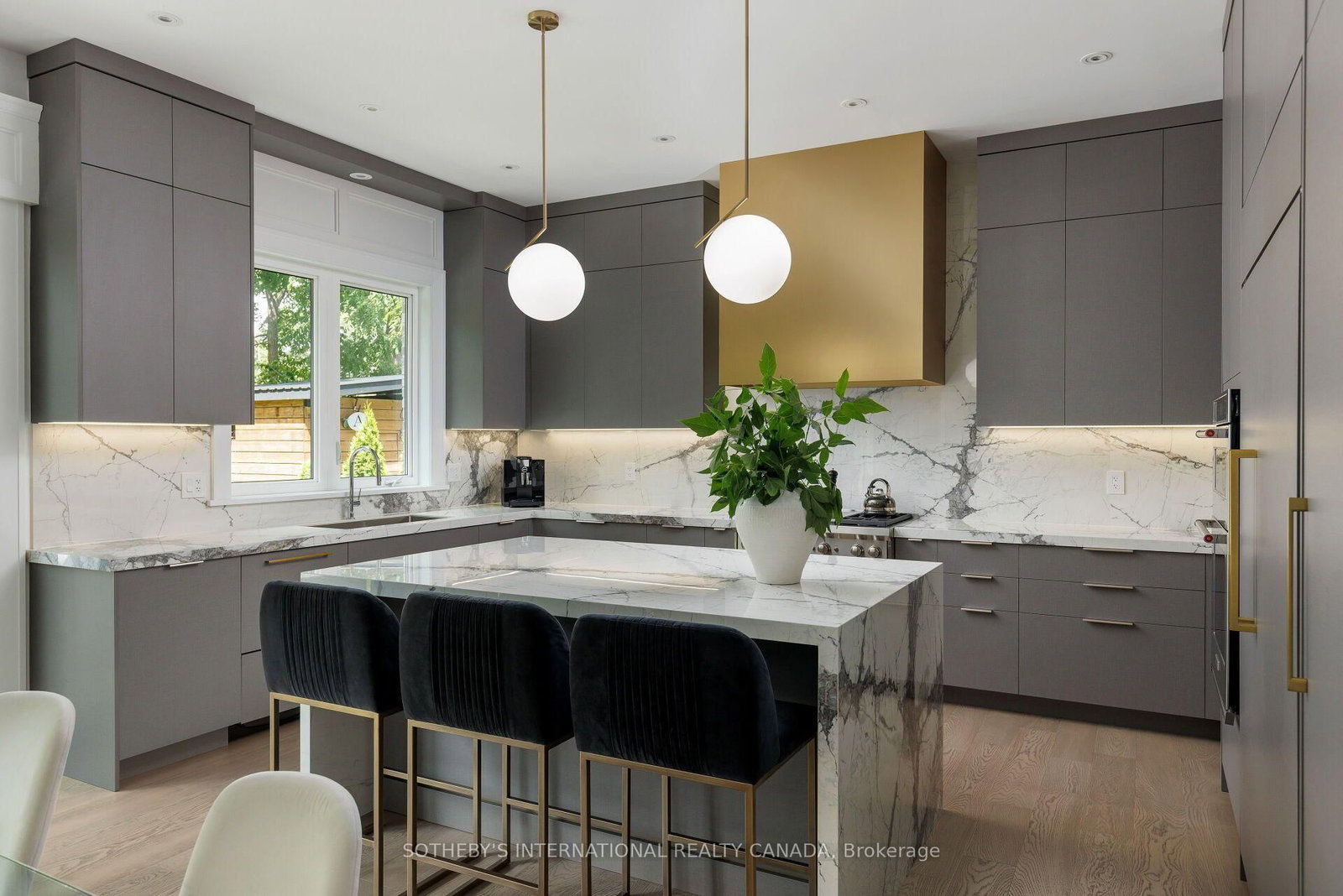 2B Fairway Road • Toronto, ON photo 12