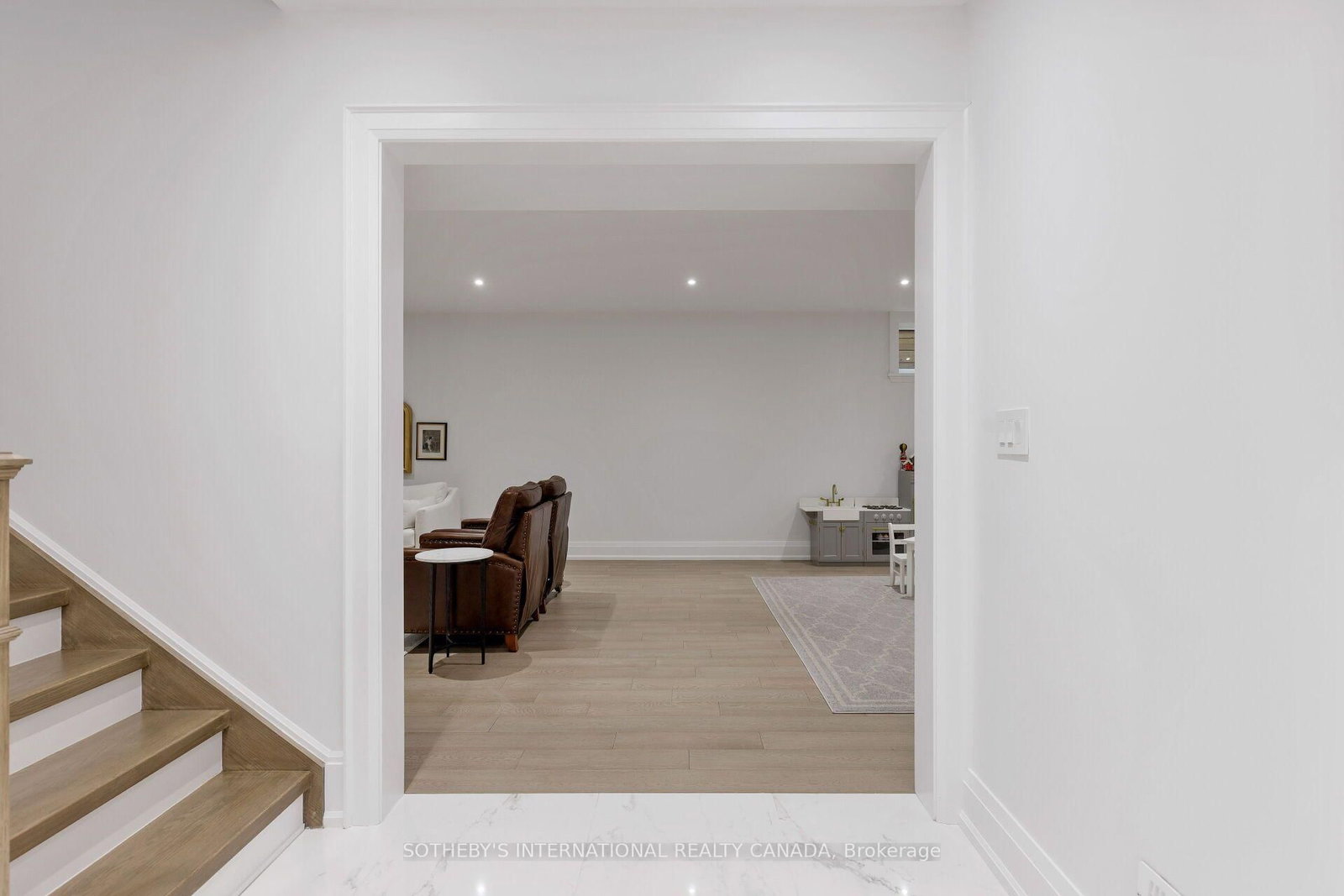 2B Fairway Road • Toronto, ON photo 35