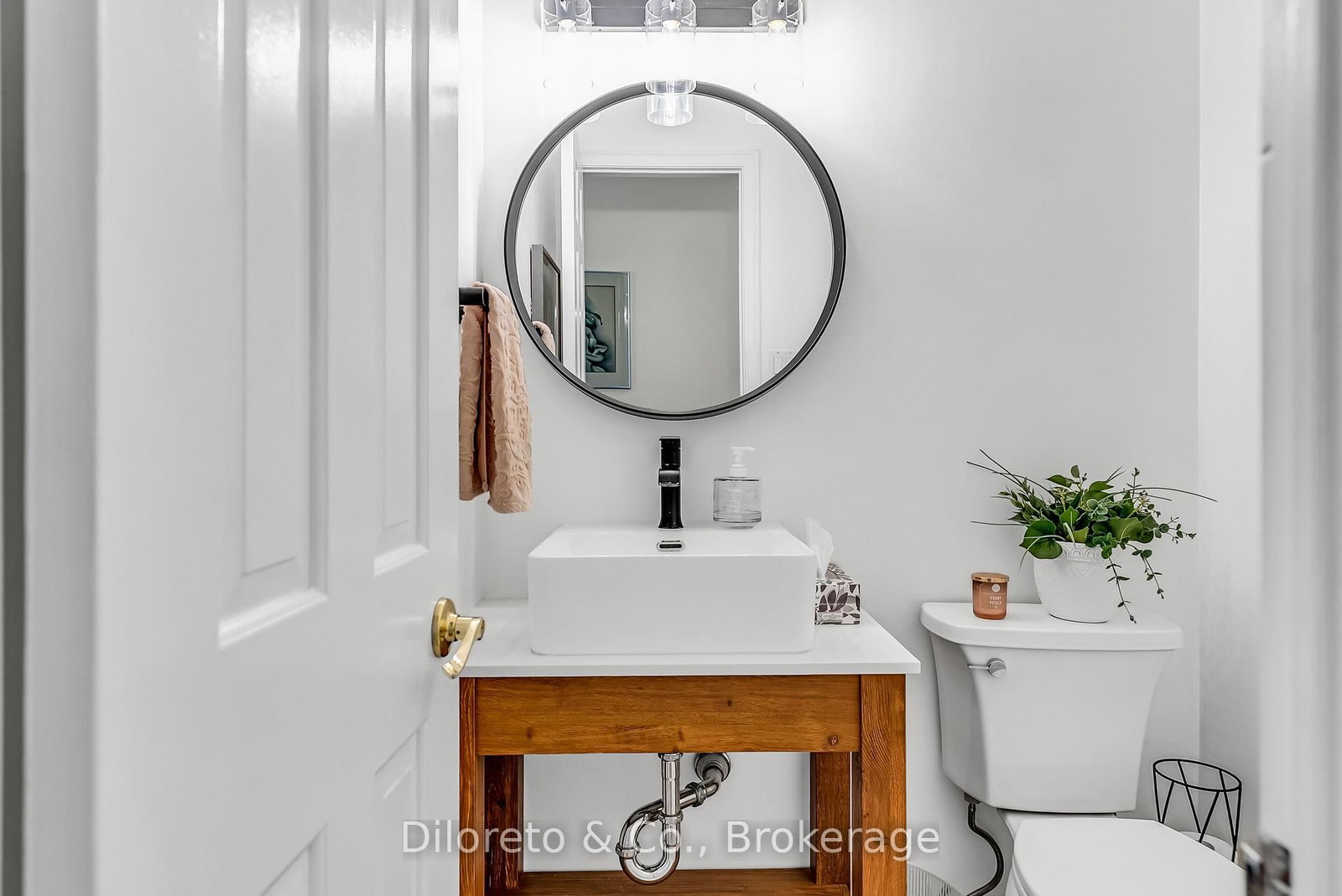 1216 Tyandaga Park Drive • Burlington, ON photo 21