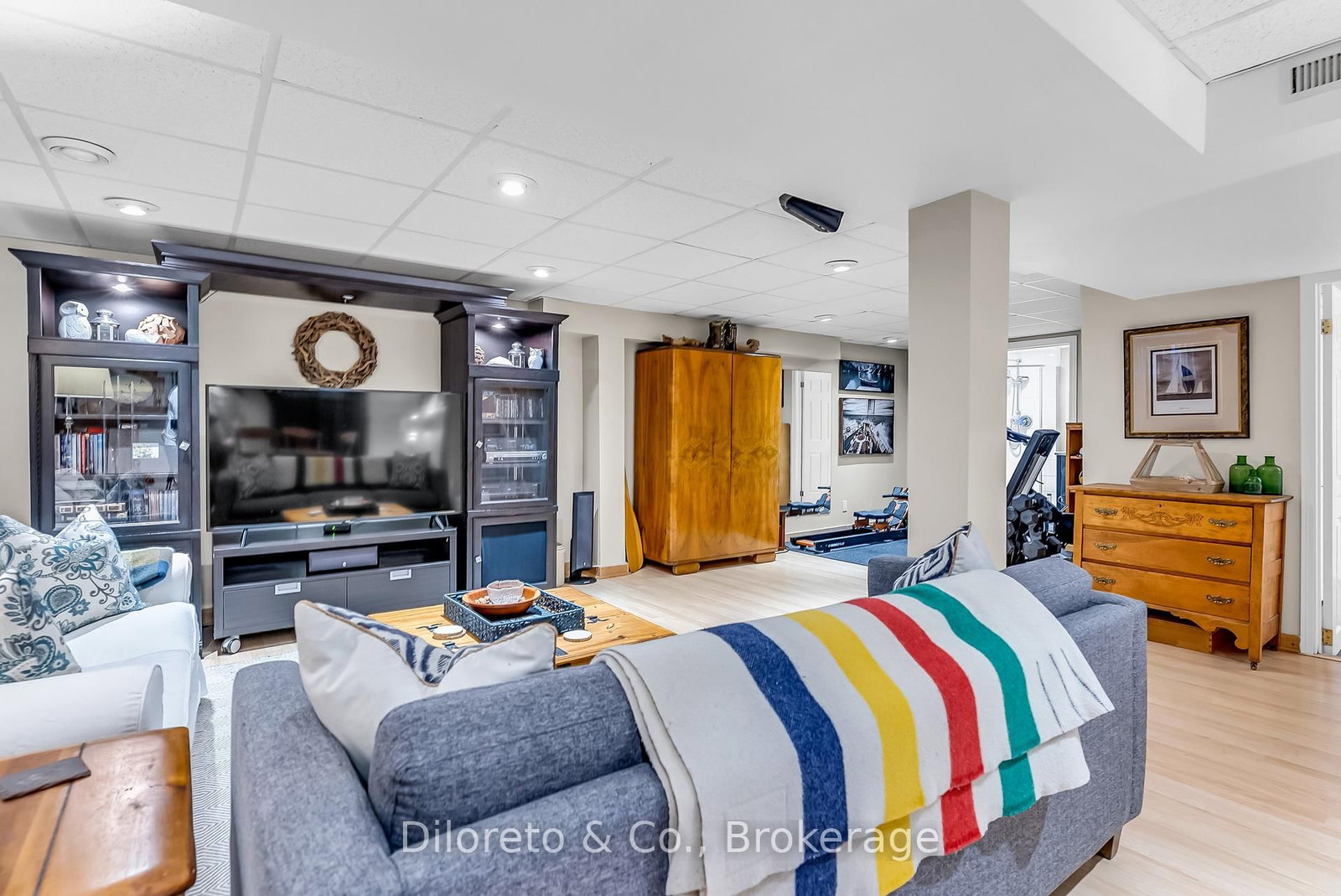 1216 Tyandaga Park Drive • Burlington, ON photo 38