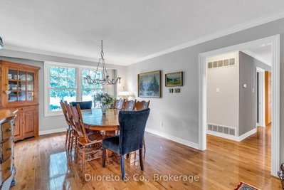 1216 Tyandaga Park Drive • Burlington, ON photo 9