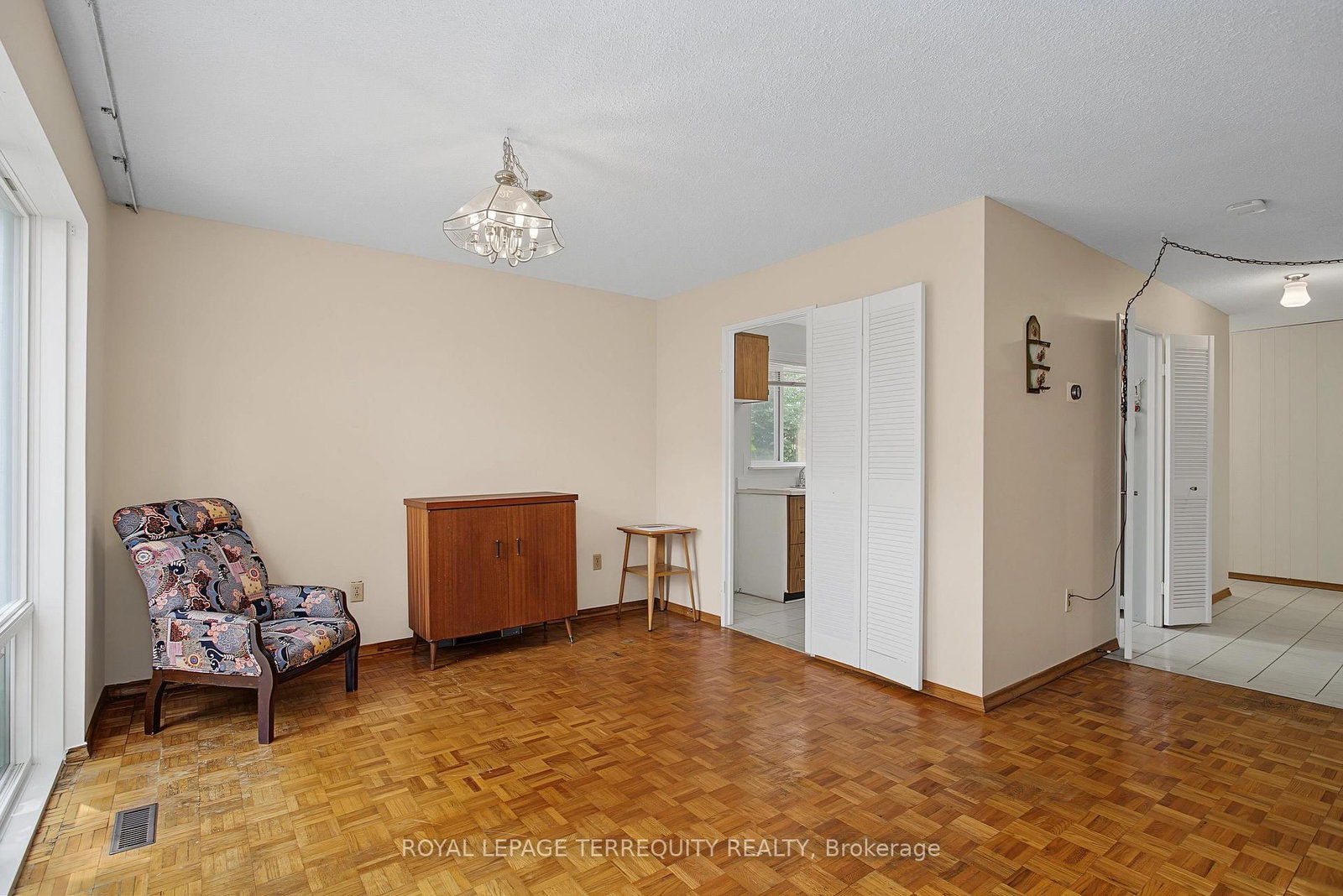 11 Four Winds Drive • #18 • Toronto, ON photo 6