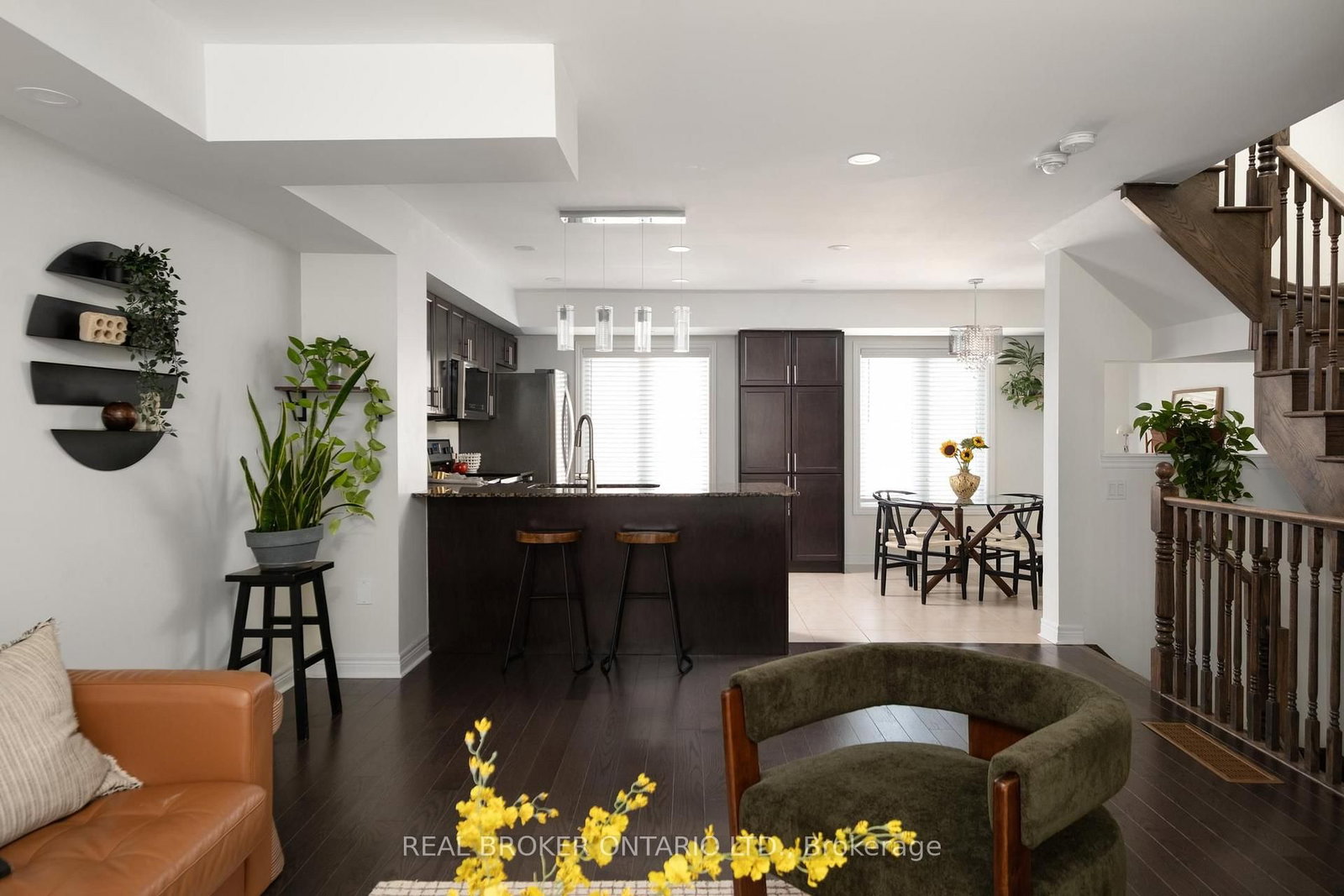 2280 Baronwood Drive • #81 • Oakville, ON photo 2