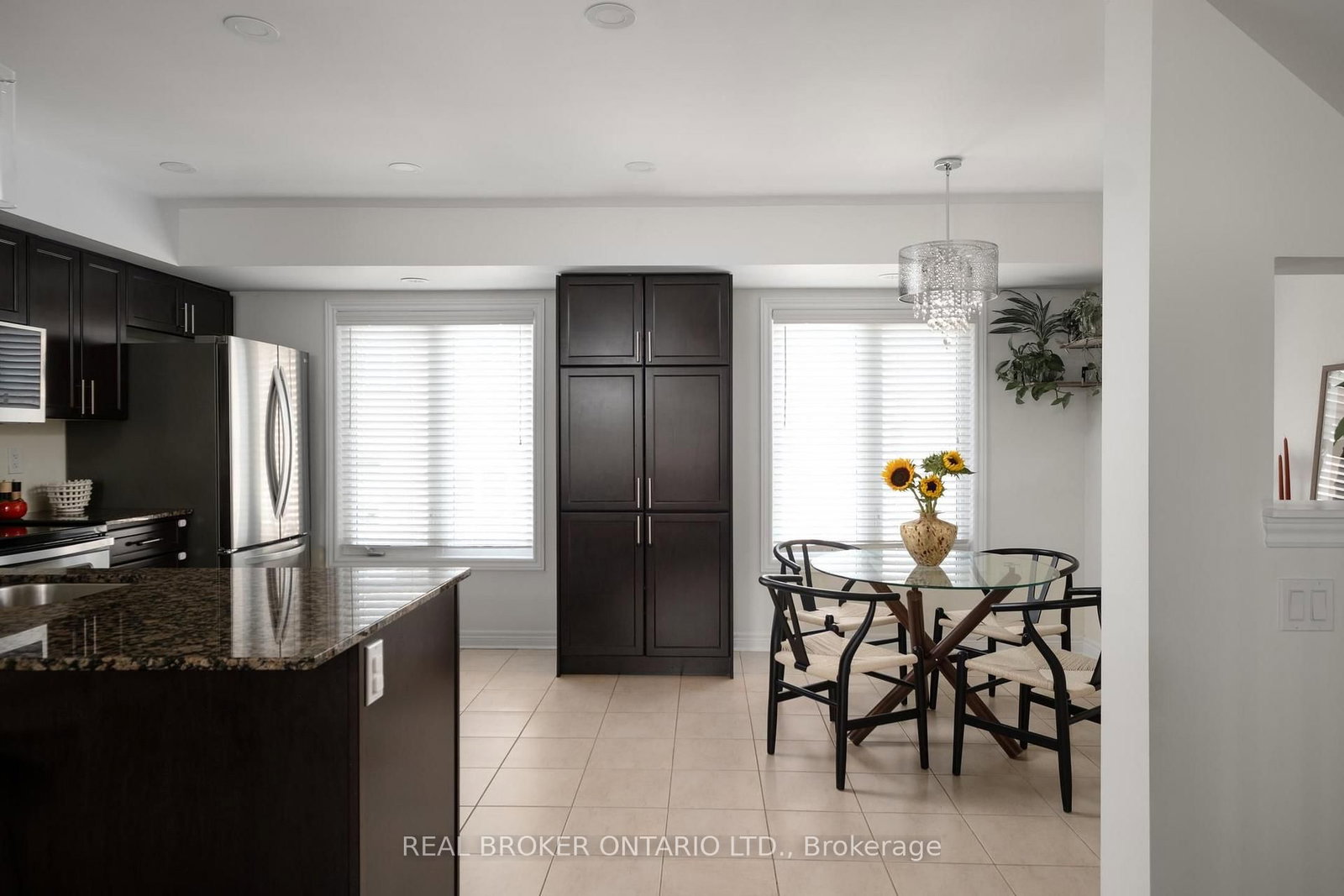 2280 Baronwood Drive • #81 • Oakville, ON photo 9