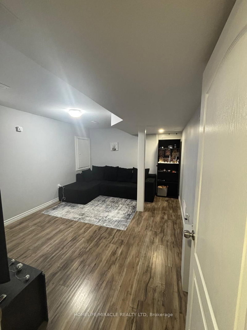 16 Truro Circle